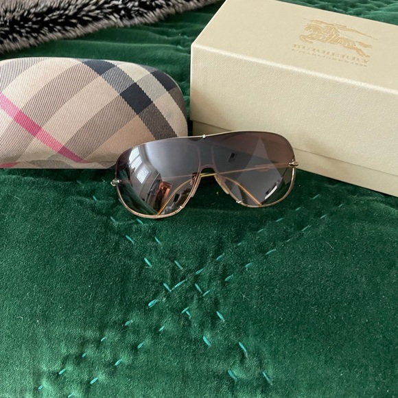 Authentic Burberry Sunglasses - Picture 4 of 6